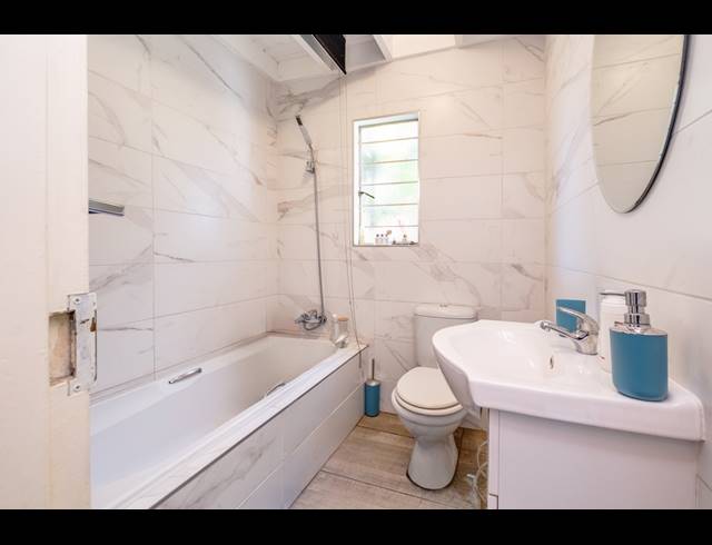 2 BEDROOM SECTIONAL TITLE FOR SALE IN DOUGLASDALE